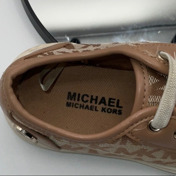 Michael Kors Tan and Cream Sneakers Low-Top Casual - Picture 6 of 8